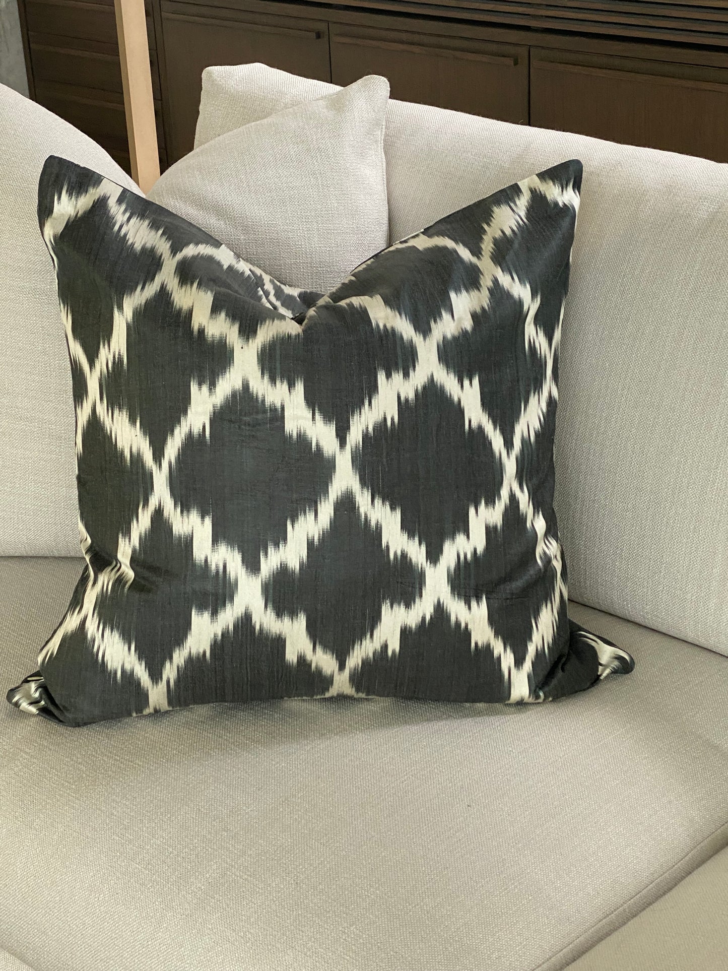 Silk Cushion 60 x 60