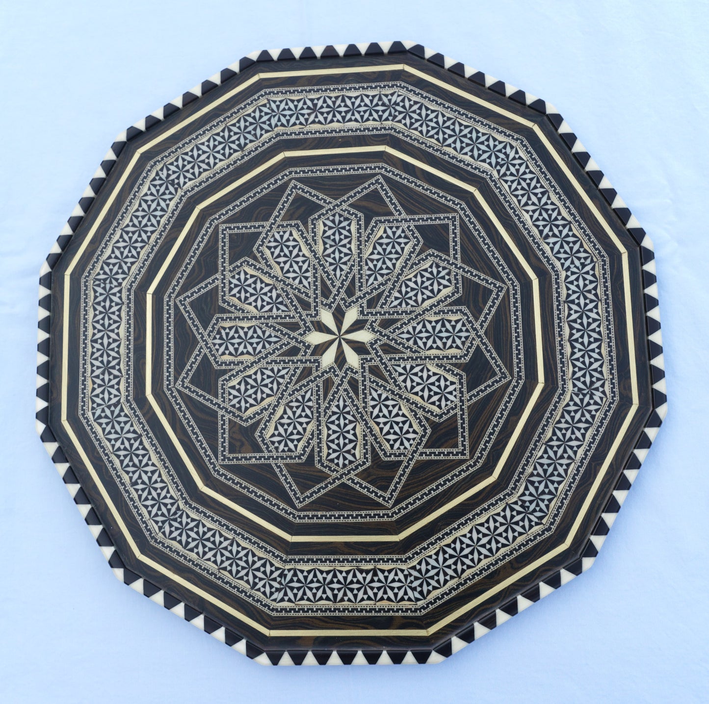 Tray-Charger Plate Noir (ébano) , Large